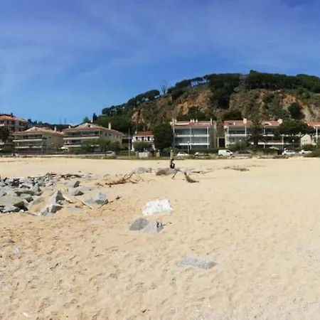 Stunning At Beach דירה *